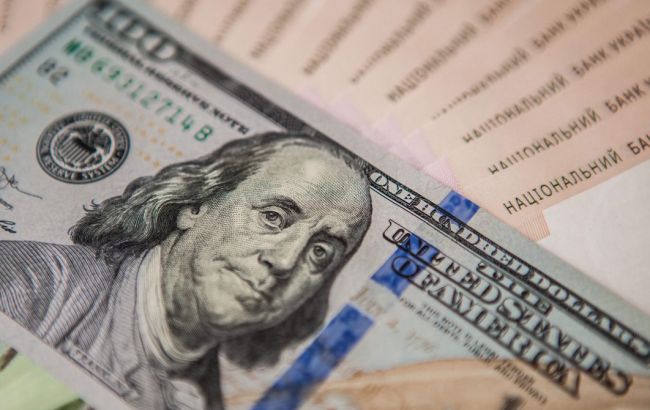 Курс доллара в Украине опустился до минимума: эксперт рассказал, что будет дальше с валютой