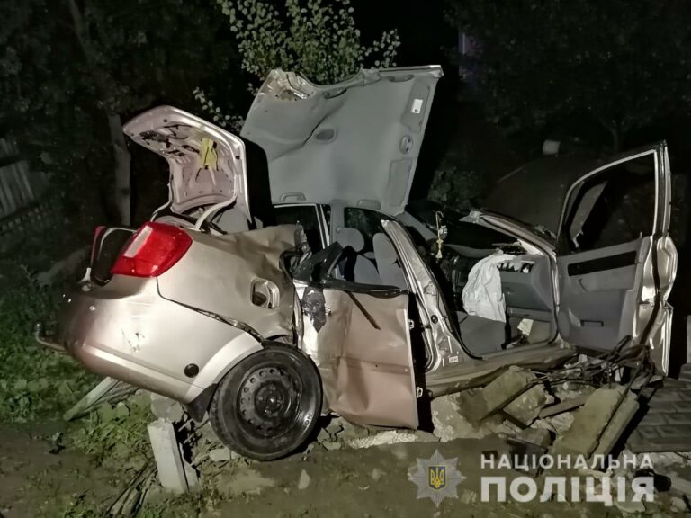 На Киевщине машина, полная подростков, попала в ДТП: двое не выжили - today.ua