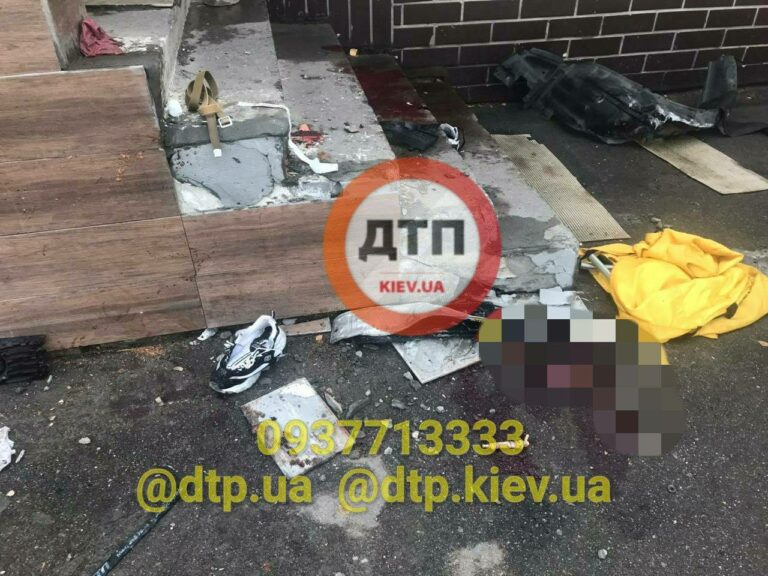Трагедия в Киеве: пьяный офицер в ДТП тяжело травмировал трех девушек, одна из них потеряла ноги – фото 18+ - today.ua