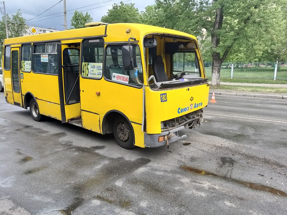 Страшное ДТП на Лесном массиве в Киеве: пострадавшие останутся с тяжелыми травмами
