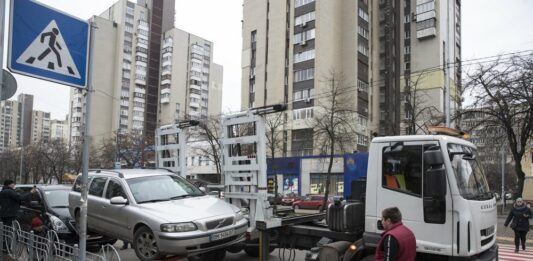 Коли припаркований автомобіль відправляють на штрафмайданчик? - today.ua