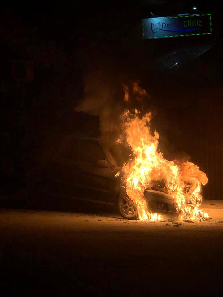 Нардеп-слуга Гео Лерос эмоционально сообщил о поджоге своего автомобиля:  “Мне подожгли машину, это пи*дец“