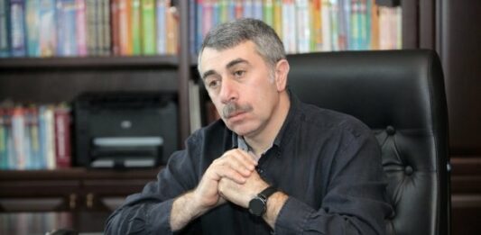 Комаровський розкритикував носіння масок під час карантину: “Здорових маски не захищають“ - today.ua