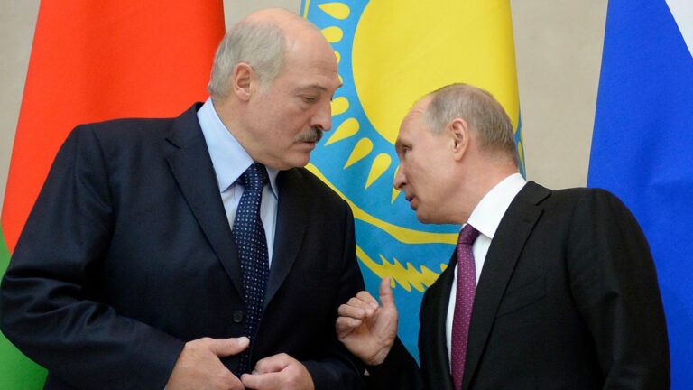 Лукашенко договорился с Путиным: Россия поможет Беларуси войсками - today.ua