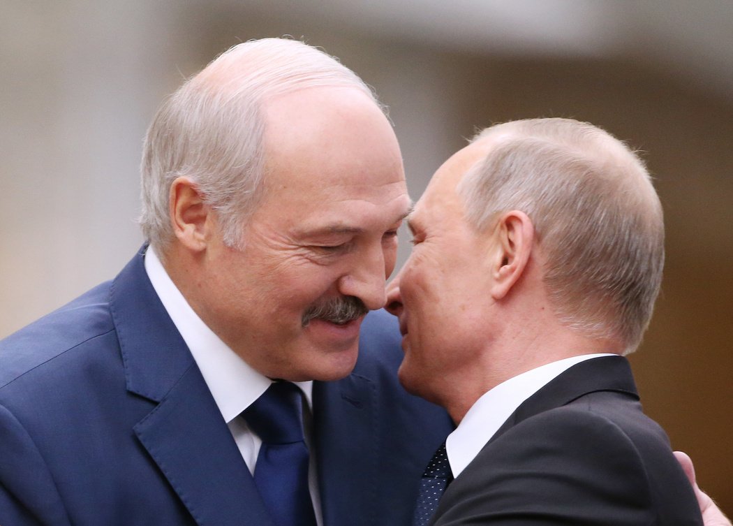 Лукашенко договорился с Путиным: Россия поможет Беларуси войсками