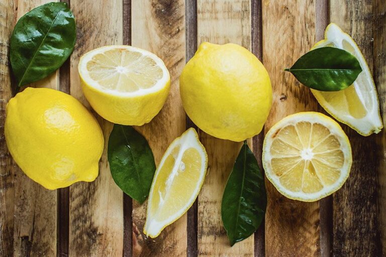 Лимони допоможуть знизити тиск: надійний захист при гіпертонії та атеросклерозі - today.ua