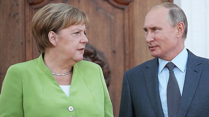 Меркель пожаловалась, что Лукашенко игнорирует Европу: приходится все ему передавать через Путина