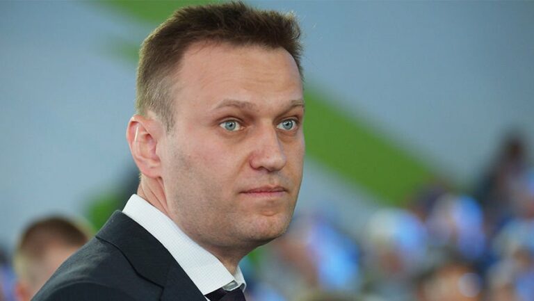 Навальному поставили діагноз, і це - не отруєння: рідні вважають, що лікарі темнять - today.ua