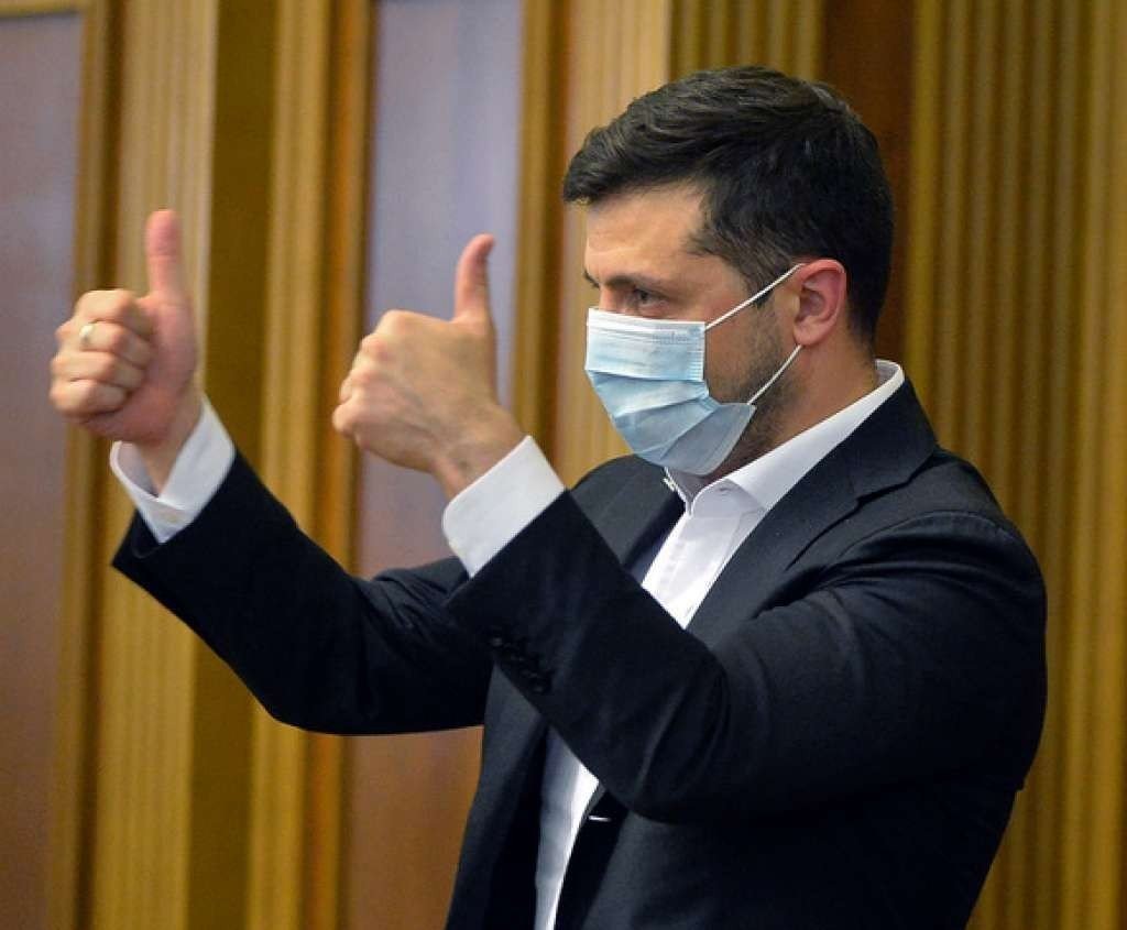 Зеленский поручил Минздраву разработать вакцину от коронавируса: что известно