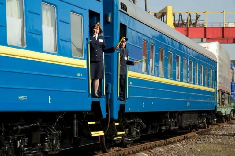 Воскресенье - последний день: с понедельника “Укрзализныця“ не будет брать на поезда обитателей “красной“ зоны   - today.ua