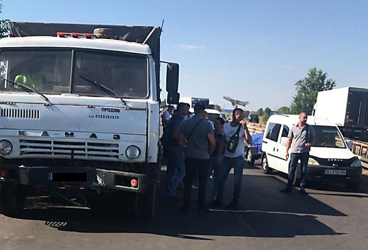 У ДТП під Миколаєвом зіткнулися сім авто: серед постраждалих однорічна дитина