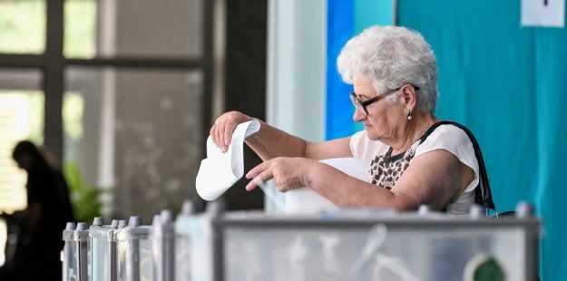 Местные выборы в "красных" зонах: как будут голосовать украинцы