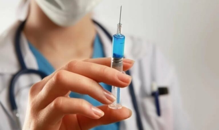В Украине вакцинация станет обязательной: несогласным запретят работать и учиться - today.ua