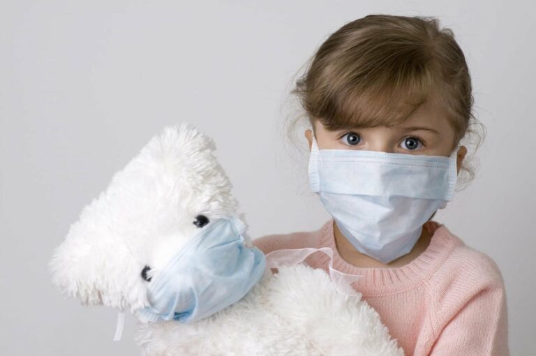 Похожий на COVID-19 грипп обрушится на Украину осенью: вирусологи в ужасе - today.ua