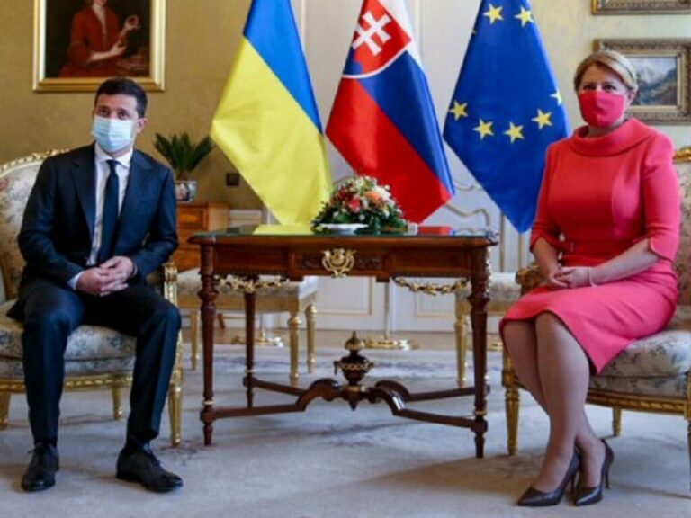 Вторая волна коронавируса накрыла Украину: Зеленский в Словакии рассказал о проблемах - today.ua