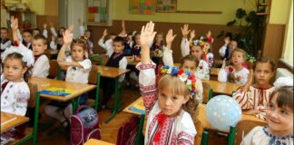 Платные уроки в украинской школе вызвали бурную реакцию общества: за что придется платить - today.ua