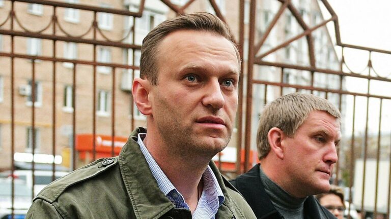 Адвокат розповів, навіщо отруїли Навального: «Вбивати не збиралися» - today.ua