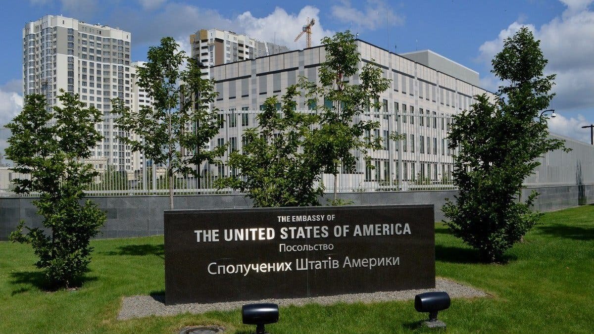 Гибель сотрудницы посольства США в Киеве: убийство или несчастный случай