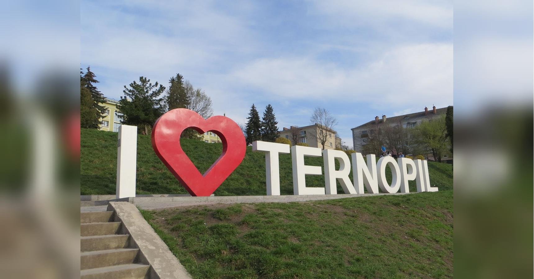 У Тернополі вчителі збунтувалися проти поліції: «Тероризують людей, як хочуть»
