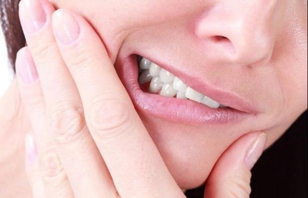 Медики розповіли, як коронавірус впливає на зуби: зламані щелепи і нестерпний біль