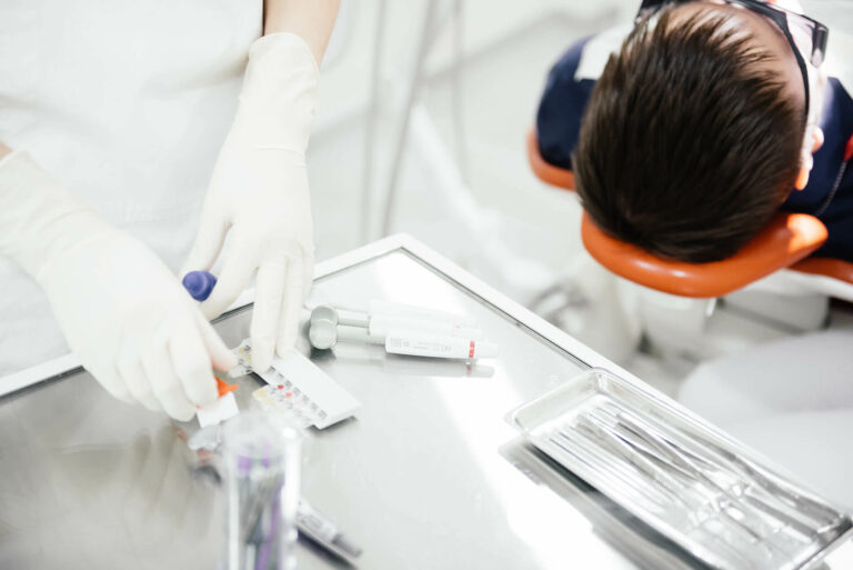 Медики рассказали, как коронавирус влияет на зубы: сломанные челюсти и невыносимая боль   - today.ua