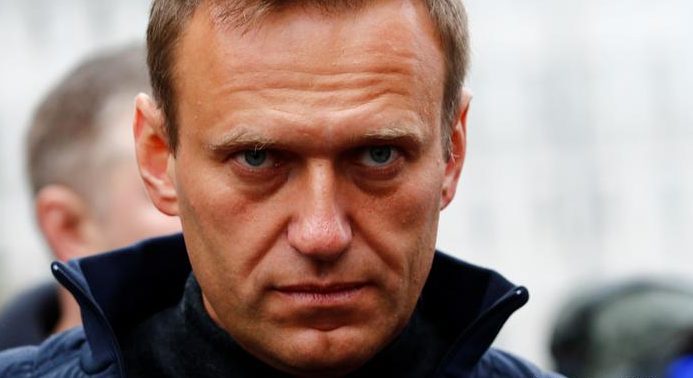 "Зварив отруту і випив її в літаку ...": Навальний прокоментував Путіну його версію отруєння