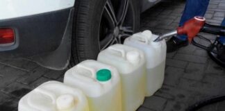 Почему на АЗС запрещают наливать бензин в пластиковые канистры и что говорит закон - today.ua