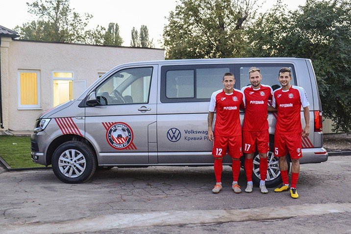 Возрожденному ФК «Кривбасс» подарили фургон Volkswagen - today.ua