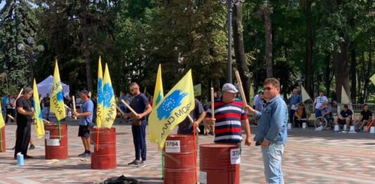 В Киеве митингующие требуют снизить стоимость растаможки «евроблях» - today.ua