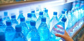 Вода в пляшках небезпечна для здоров'я: вчені виявили серйозну проблему - today.ua