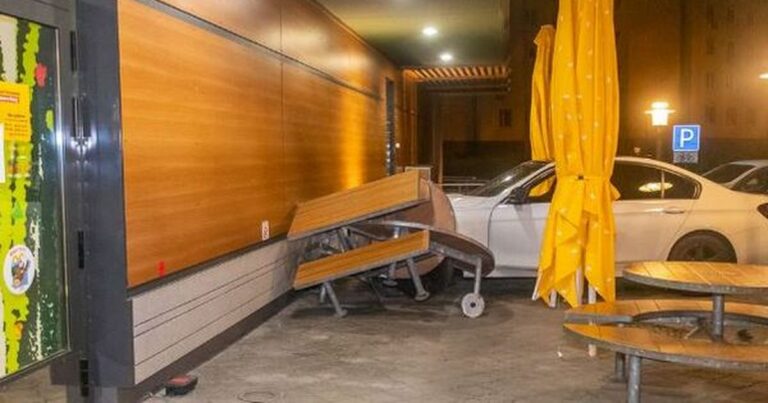 ДТП у Києві: Hyundai влетів в літню площадку McDonald's, постраждали двоє людей - today.ua