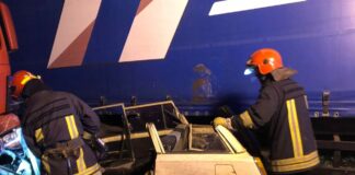 Жуткое ночное ДТП в Коломые: легковушка влетела в грузовик - все погибли - today.ua