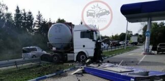 ДТП в Хмельницкой области: в столкновении легкового автомобиля и грузовика у легковушки было мало шансов - today.ua