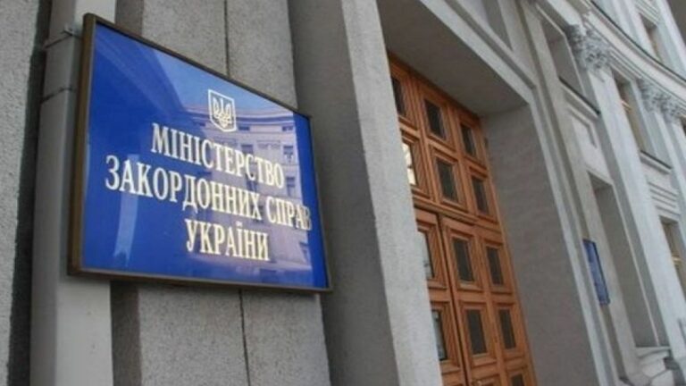 МЗС України гостро відреагувало на отруєння Навального: “Нелюдська розправа Кремля“ - today.ua