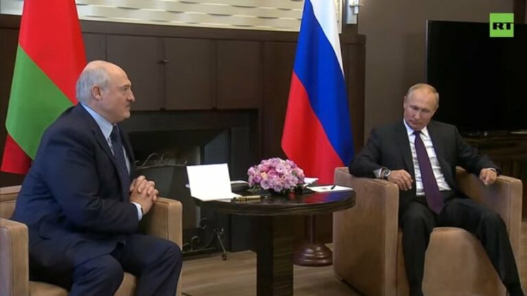 Осінь настала - Лукашенко на південь полетів: про що президент Білорусі говоритиме з Путіним в Сочі - today.ua