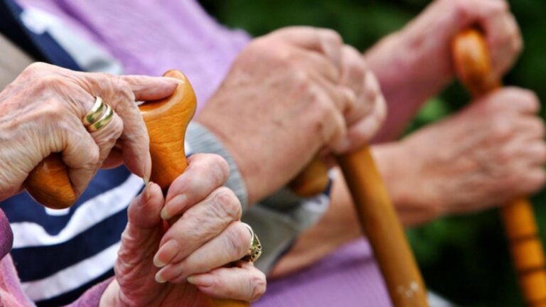 В Україні підвищать пенсійний вік: на пенсію усі йтимуть в 65 років - today.ua