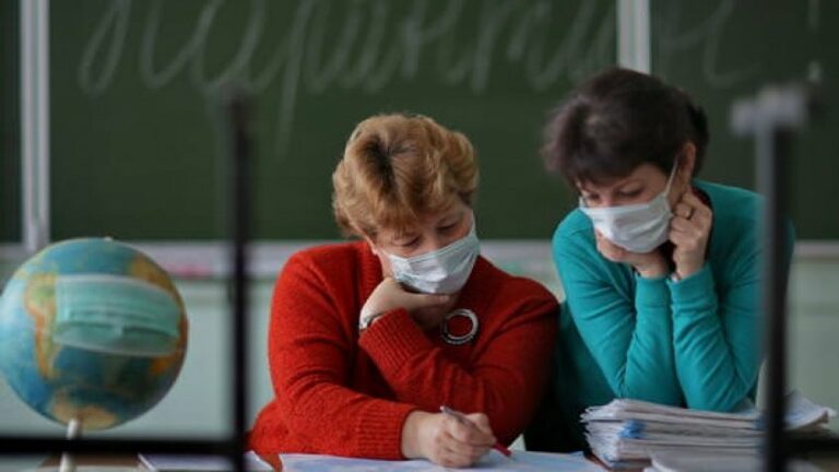 Страховка для всех: Кабмин намерен застраховать учителей и учеников, однако всех страховать не будут - today.ua