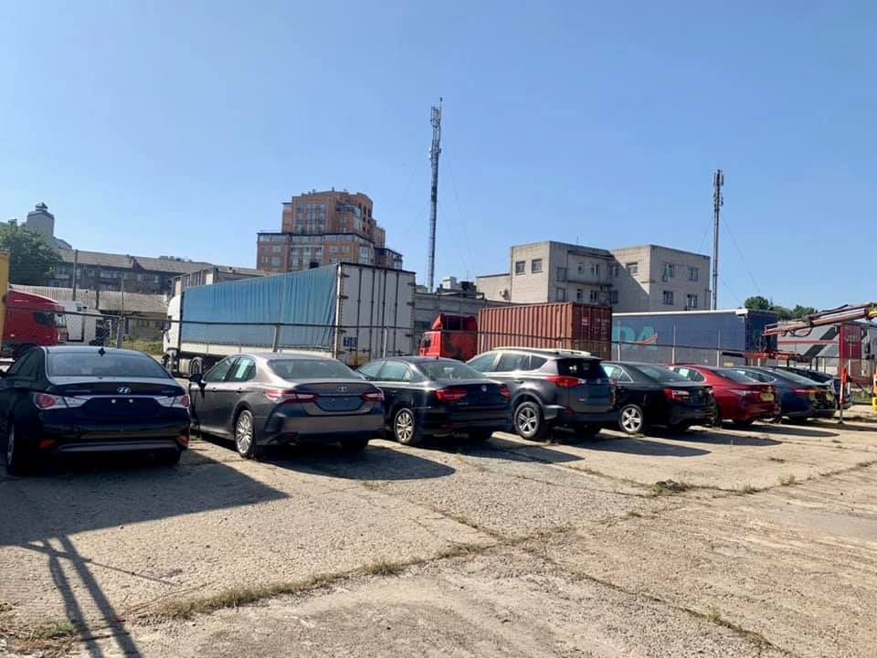 Киевская таможня конфисковала восемь б/у авто из США в пользу государства - today.ua