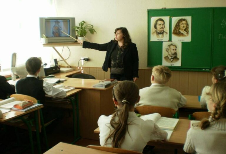 Этой осенью учителям не повысят зарплату: в бюджете нет денег, - Минобразования - today.ua