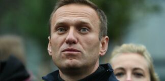 Отруєний Новачком Навальний подає в суд на Пєскова: за що повинен відповісти прес-секретар Кремля - today.ua