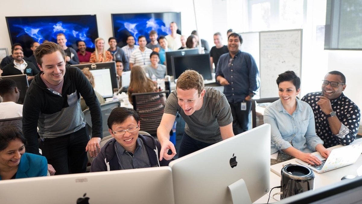 Рабочее место будущего показали в Facebook: удаленщики станут аватарами