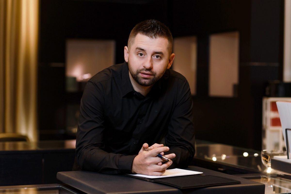 «Слуги народу» панічно бояться їхати на Донбас: чому відмінили виїзне засідання - today.ua