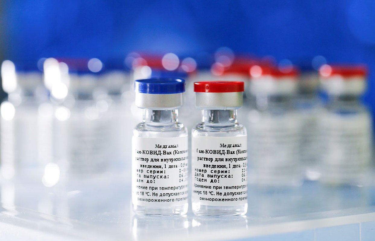 Випробування вакцини «Супутник V»: кілька добровольців в РФ захворіли на коронавірус - today.ua