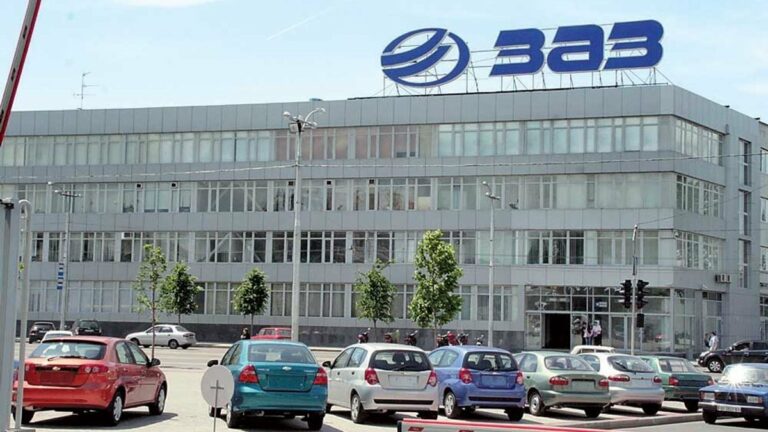 Запорізький автомобільний завод зупинять до кінця року через комплектуючі з Росії - today.ua