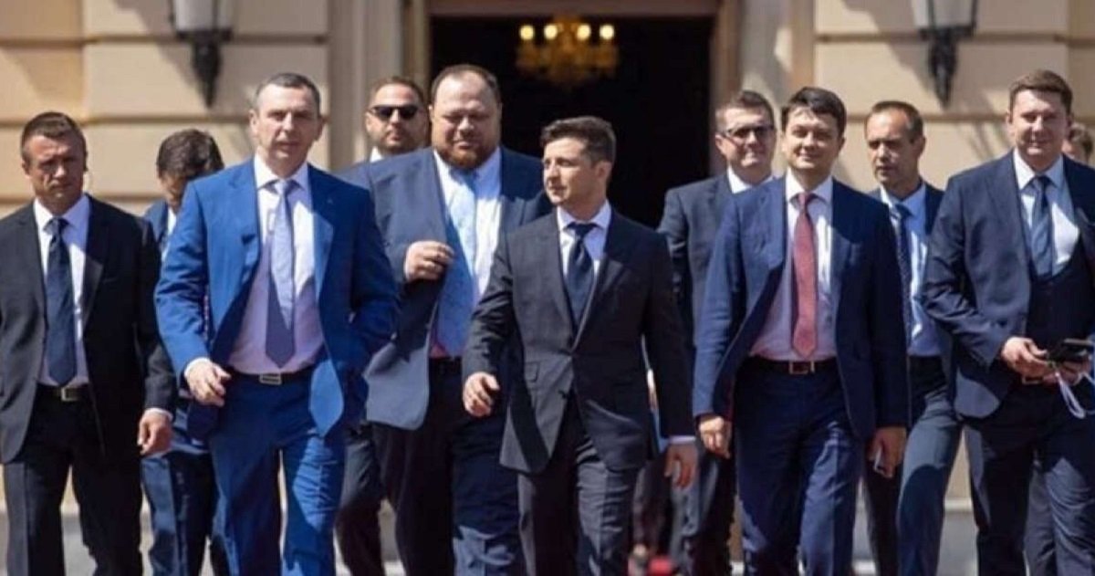 Слуги народу збираються в небезпечну подорож: Зеленський розповів про плани партії - today.ua