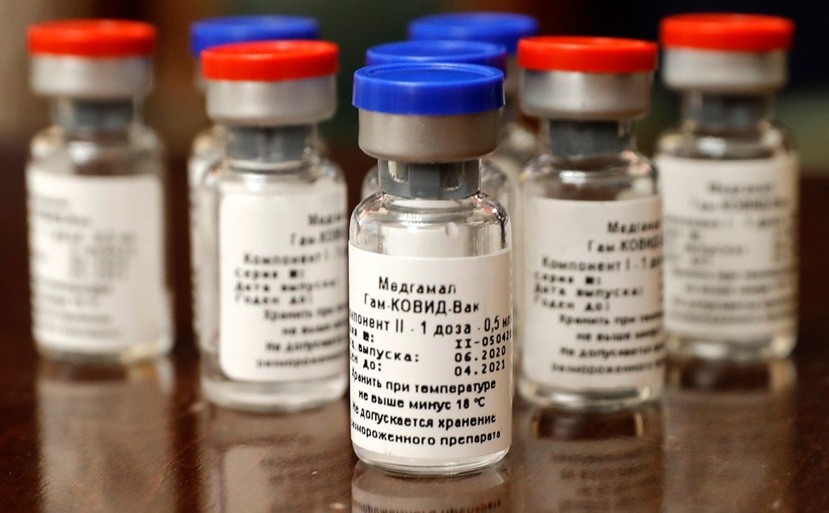 Випробування вакцини «Супутник V»: кілька добровольців в РФ захворіли на коронавірус