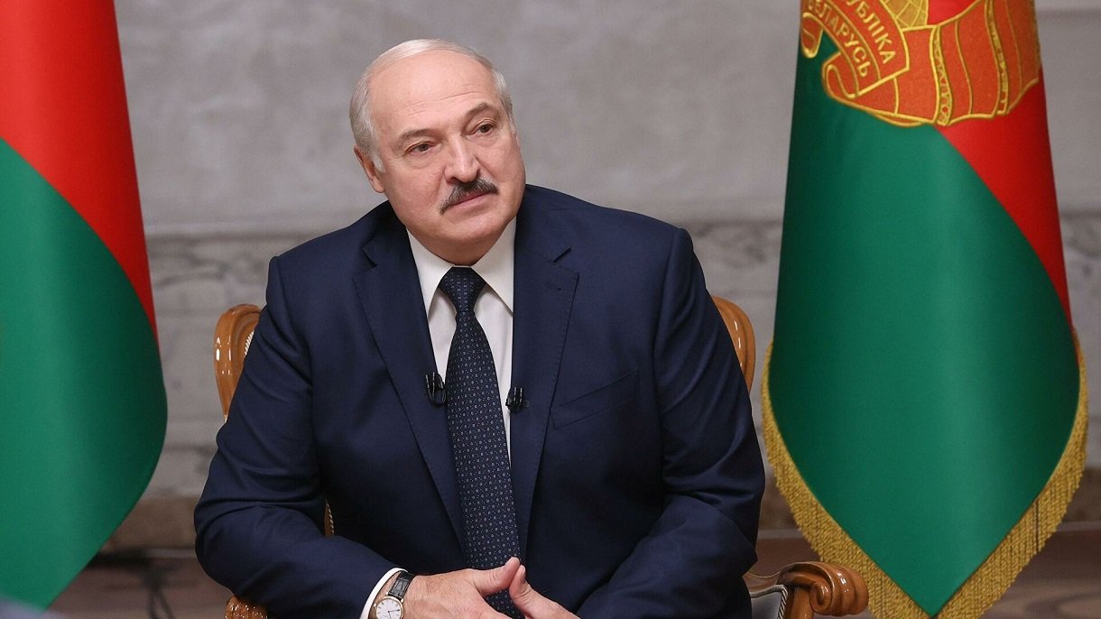 Лукашенко придумал, как быстро прекратить уличные акции: протестующим придется выбирать