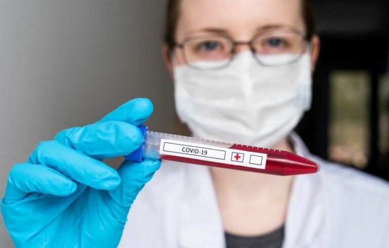 Новий антирекорд по коронавірусу: в Україні за добу захворіли понад 8000 осіб - today.ua