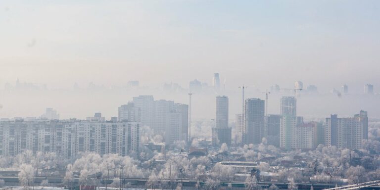Киев попал в тройку городов с самым грязным воздухом в мире   - today.ua