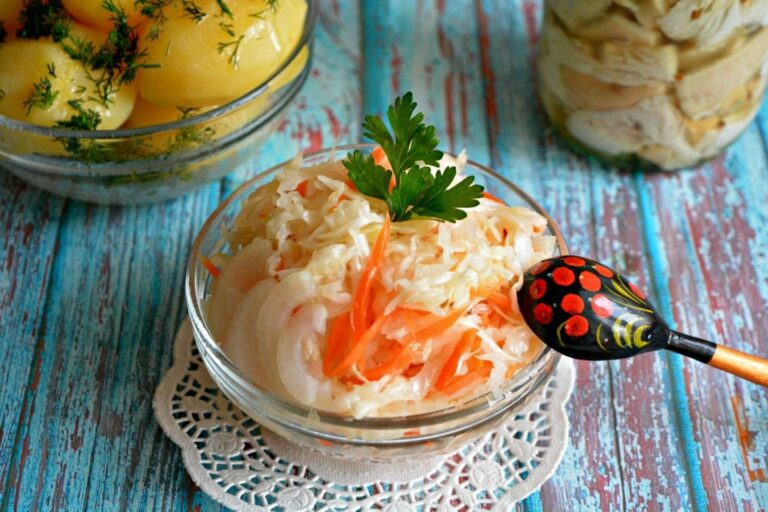 Квашена капуста на зиму: секрети приготування хрусткого салату з довгим терміном придатності - today.ua